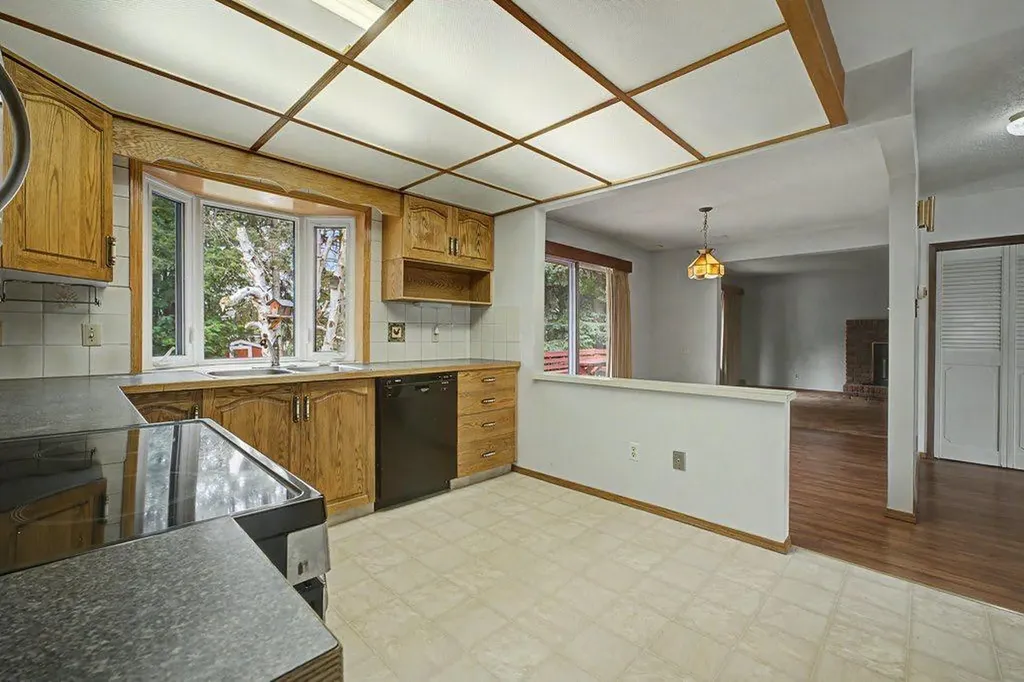 11019 Bradbury Drive SW Calgary AB T2W 1B1