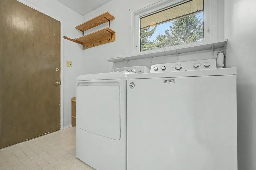 11019 Bradbury Drive SW Calgary AB T2W 1B1