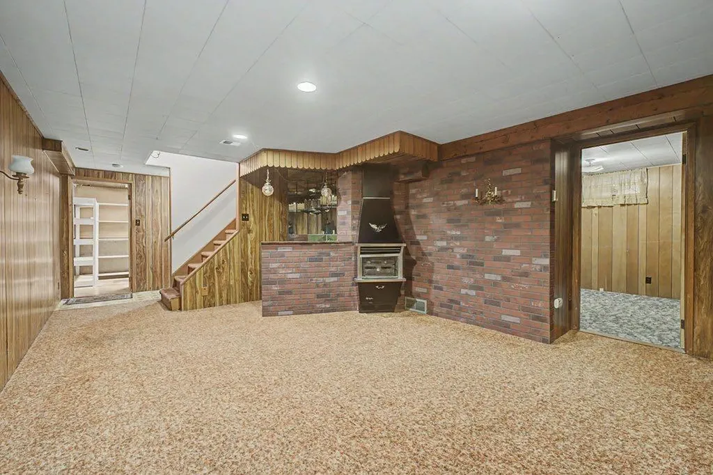 11019 Bradbury Drive SW Calgary AB T2W 1B1