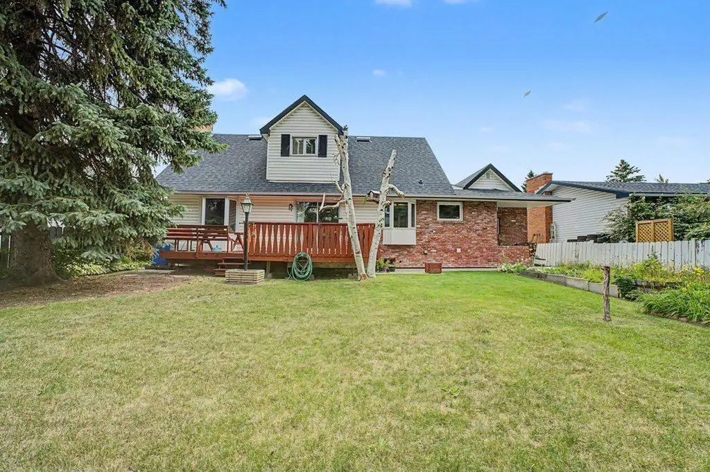 11019 Bradbury Drive SW Calgary AB T2W 1B1