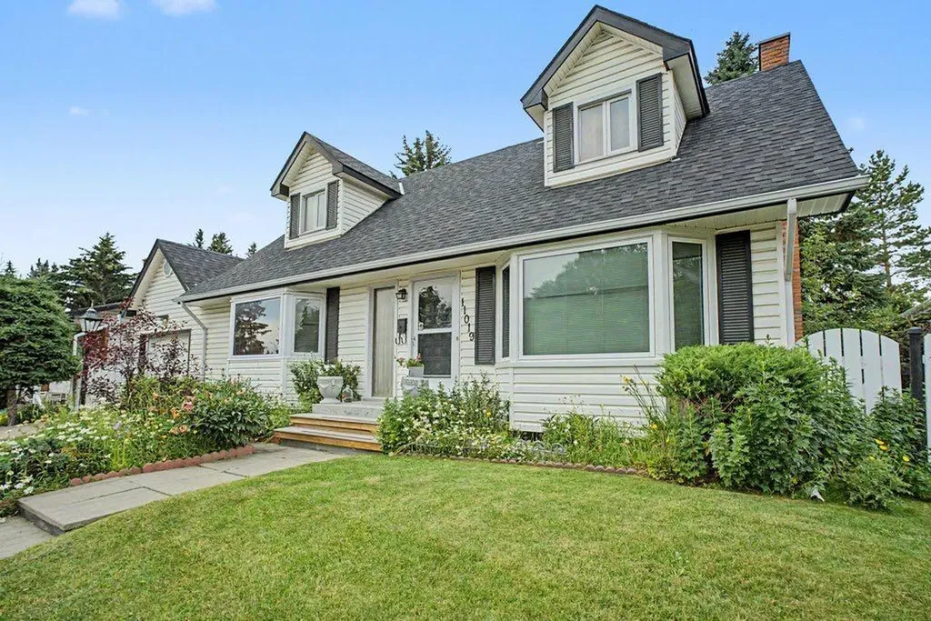 11019 Bradbury Drive SW Calgary AB T2W 1B1