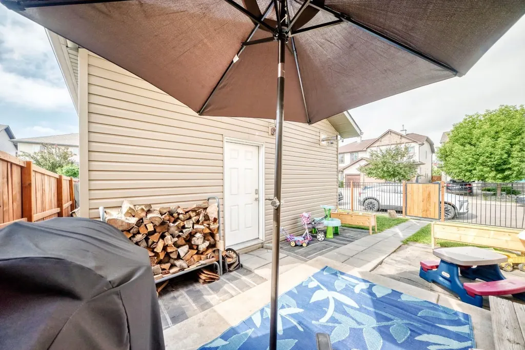 278 Luxstone Way SW Airdrie AB T4B0H7