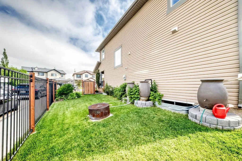 278 Luxstone Way SW Airdrie AB T4B0H7