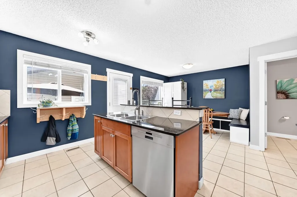 278 Luxstone Way SW Airdrie AB T4B0H7