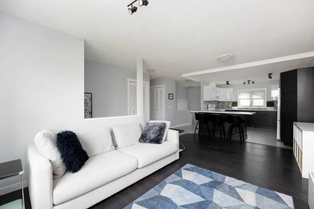 157 Bird Crescent Fort Mcmurray AB T9H 4T1