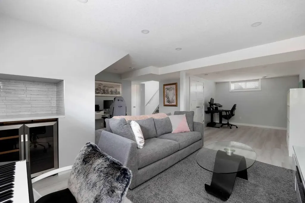 157 Bird Crescent Fort Mcmurray AB T9H 4T1