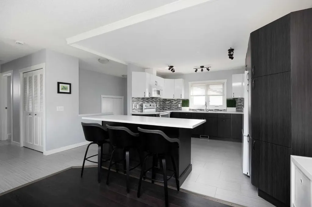 157 Bird Crescent Fort Mcmurray AB T9H 4T1