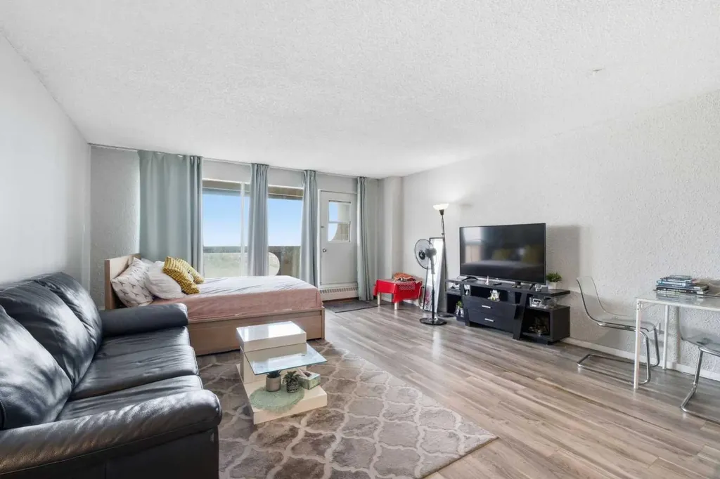 221 6 Avenue SE Calgary AB T2G 4Z9