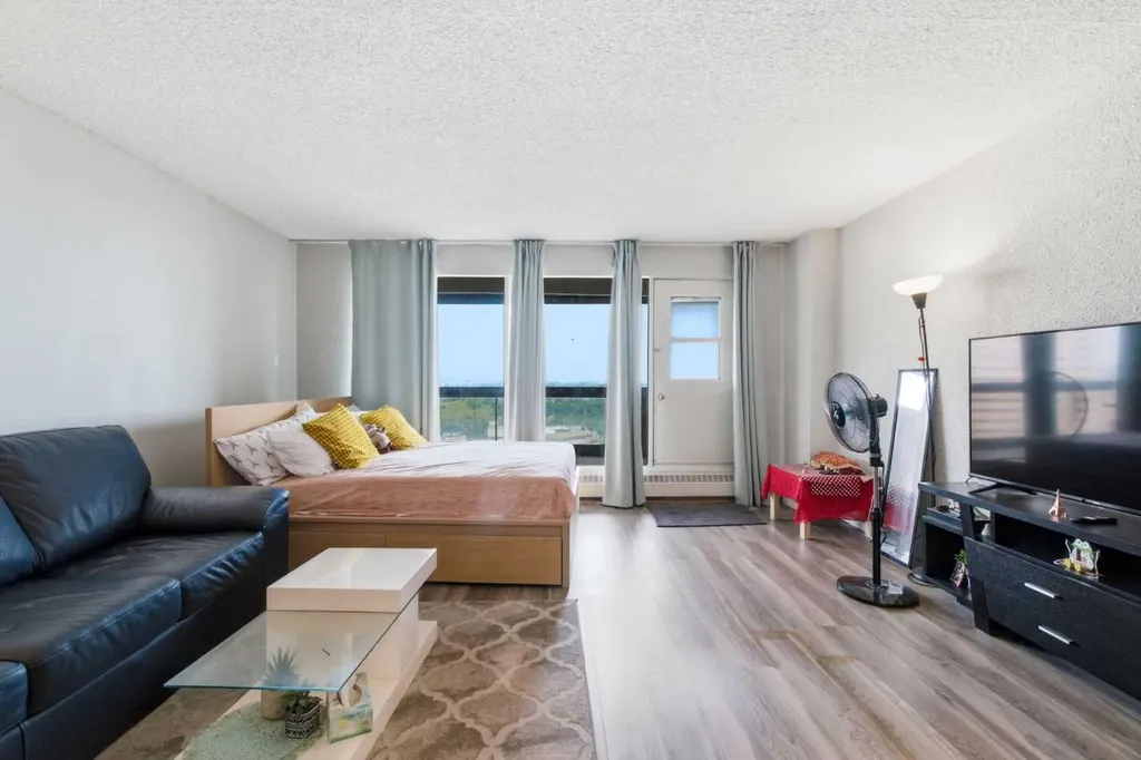 221 6 Avenue SE Calgary AB T2G 4Z9