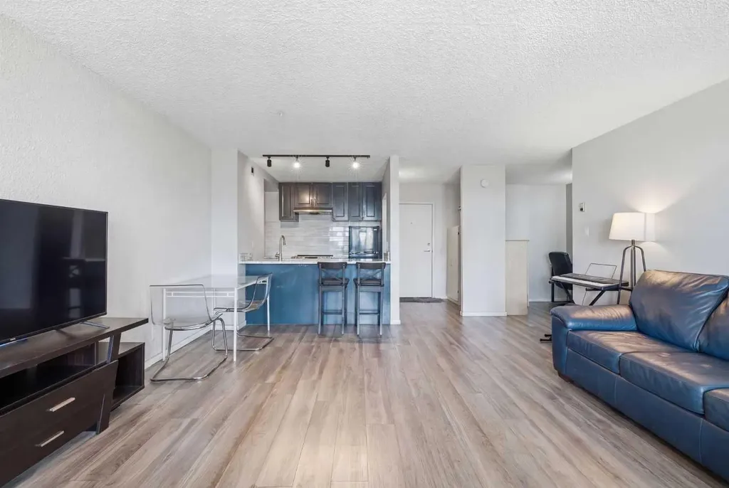 221 6 Avenue SE Calgary AB T2G 4Z9
