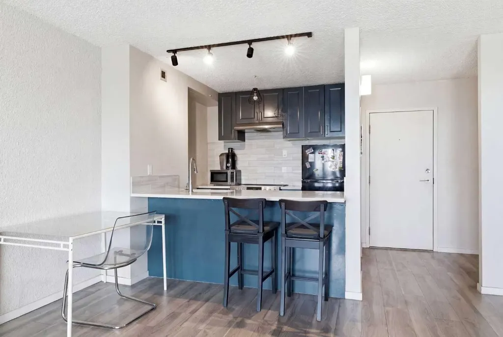 221 6 Avenue SE Calgary AB T2G 4Z9