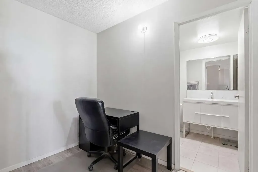 221 6 Avenue SE Calgary AB T2G 4Z9