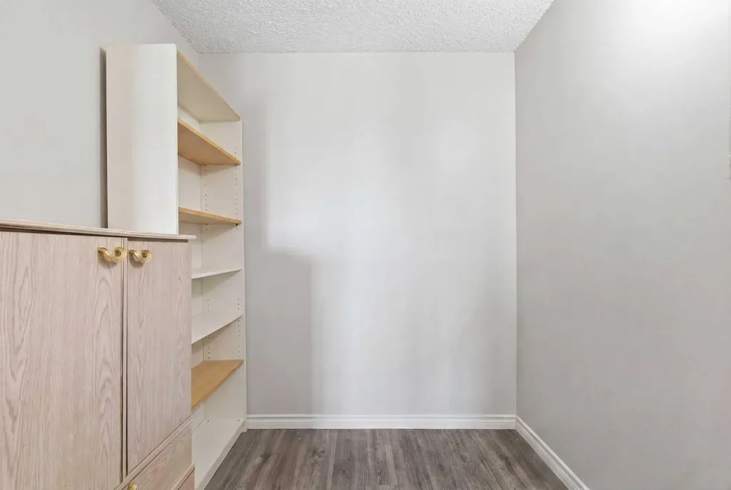 221 6 Avenue SE Calgary AB T2G 4Z9