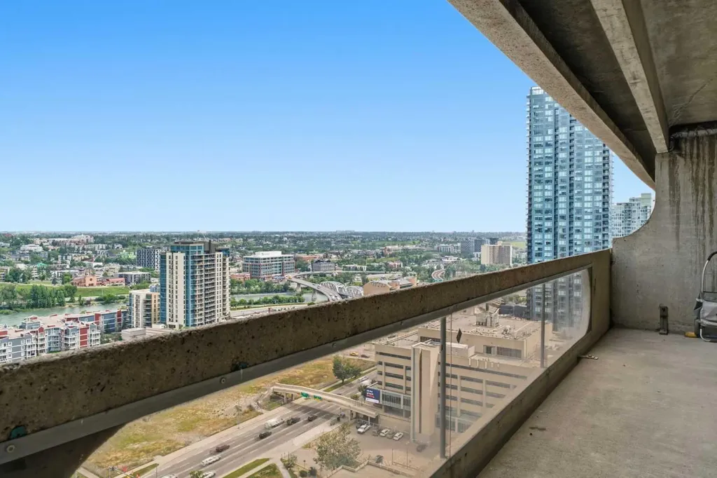 221 6 Avenue SE Calgary AB T2G 4Z9