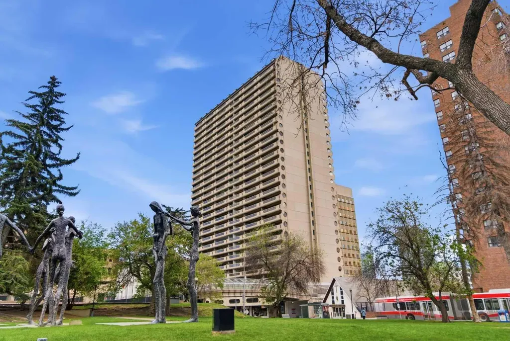221 6 Avenue SE Calgary AB T2G 4Z9