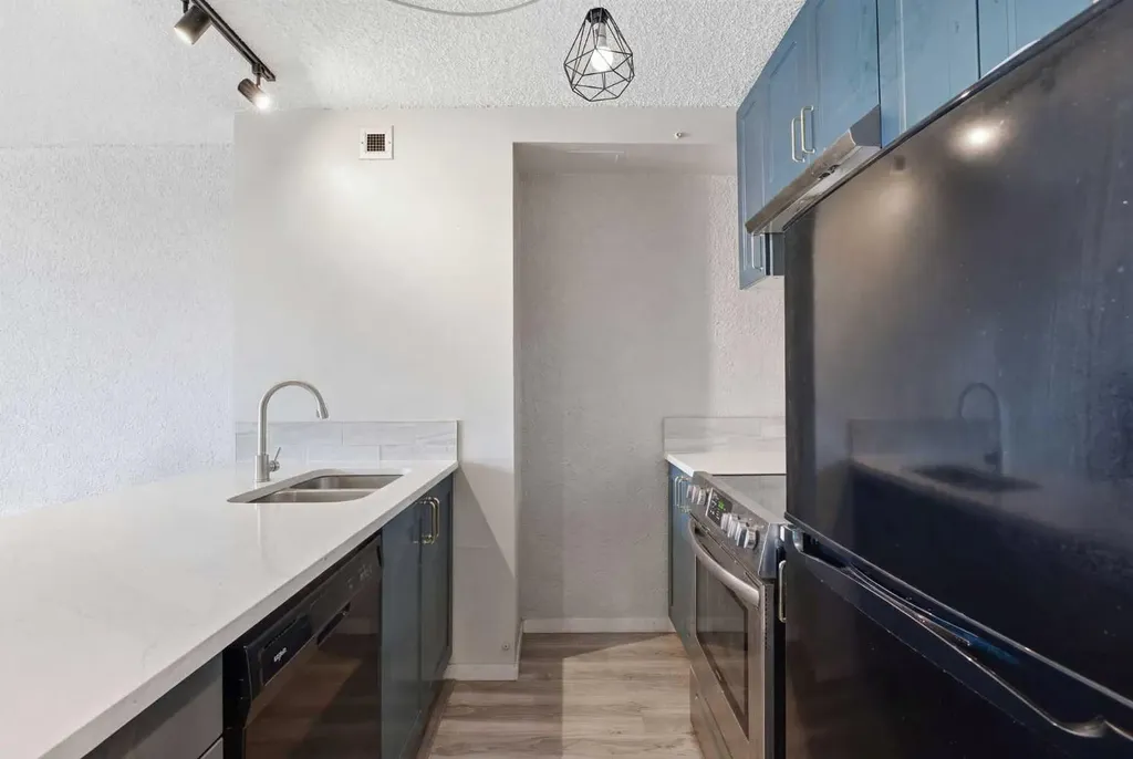 221 6 Avenue SE Calgary AB T2G 4Z9