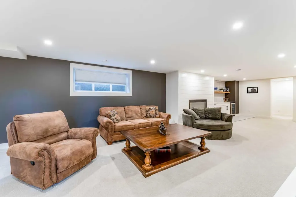 651 Willingdon Boulevard SE Calgary AB T2J 2B3