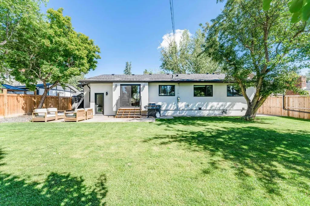 651 Willingdon Boulevard SE Calgary AB T2J 2B3