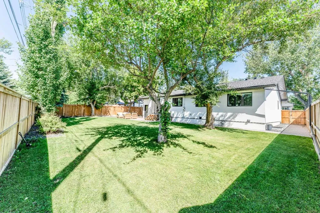 651 Willingdon Boulevard SE Calgary AB T2J 2B3