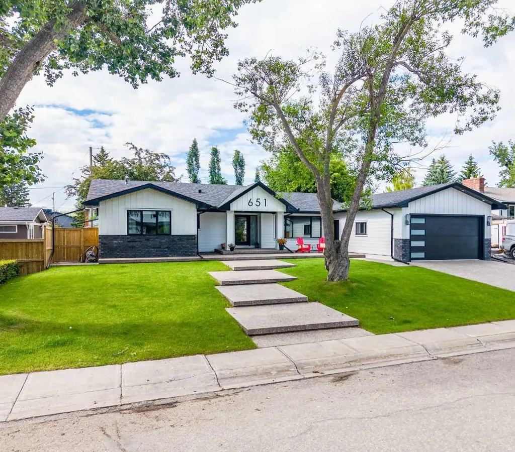 651 Willingdon Boulevard SE Calgary AB T2J 2B3
