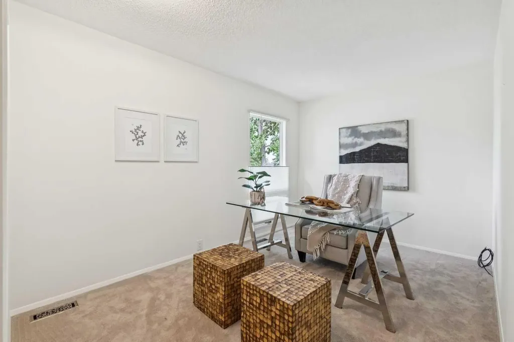 11248 Braeside Drive SW Calgary AB T2W3E4