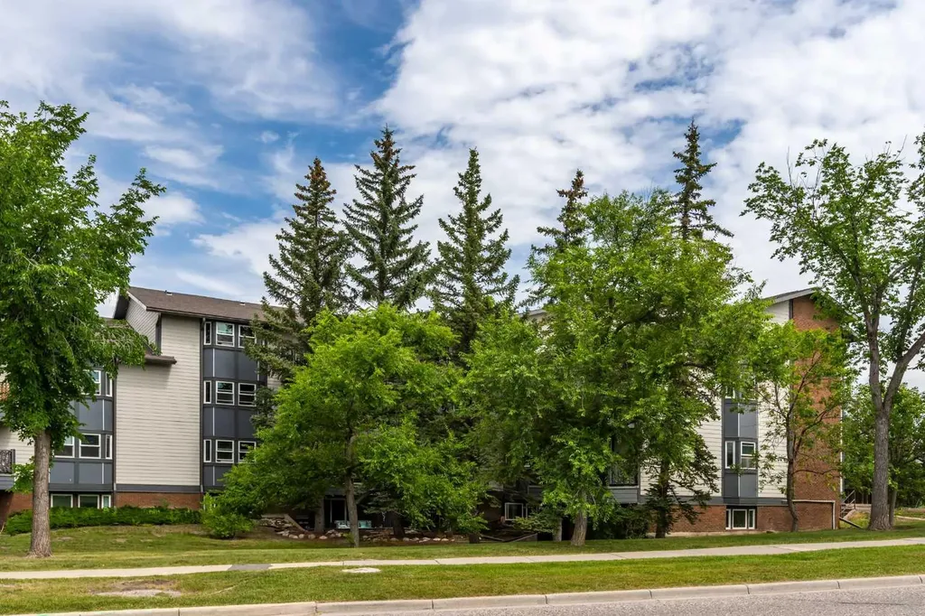 550 Westwood Drive SW Calgary AB T3C3T9