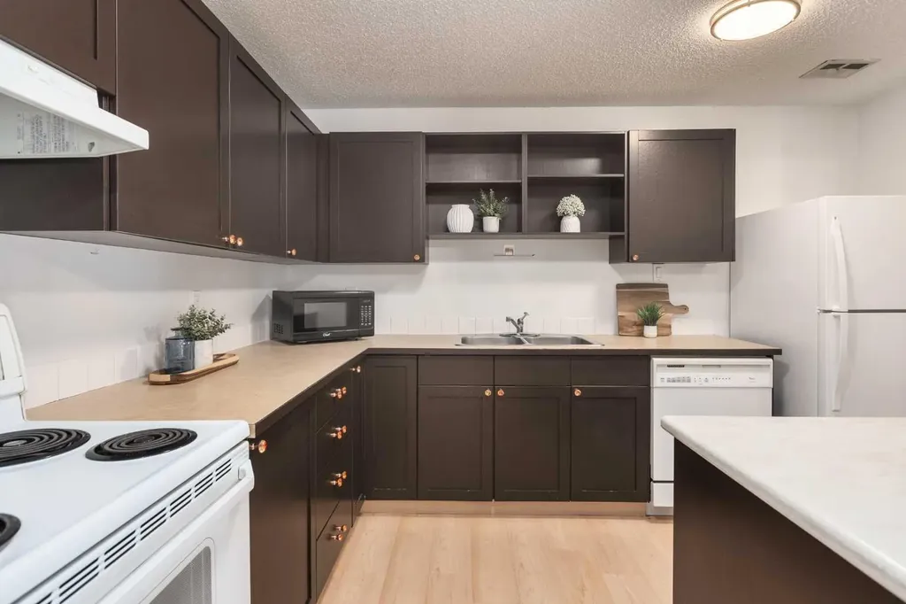550 Westwood Drive SW Calgary AB T3C3T9