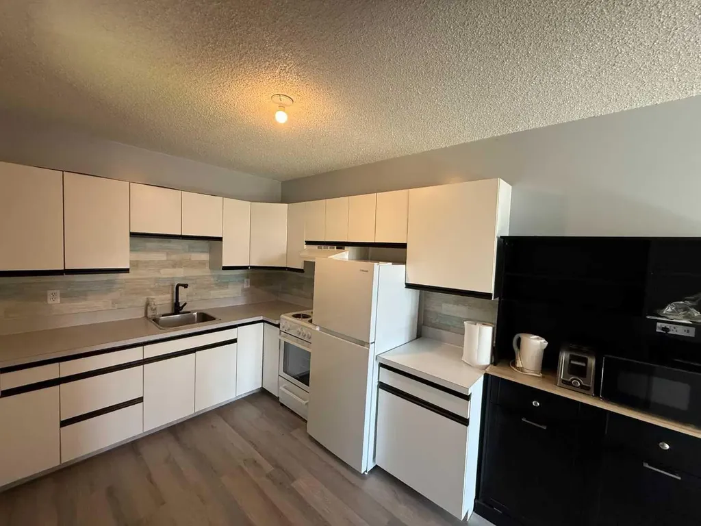 10816 107 Avenue Fairview AB T0H 1L0