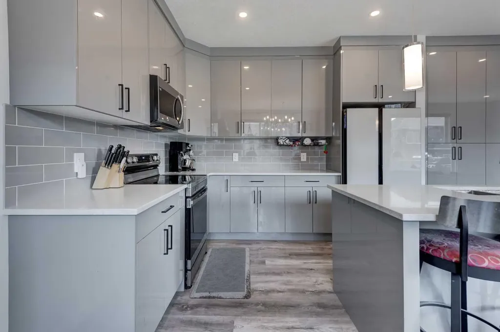 768 Edgefield Crescent Strathmore AB T1P 0H5