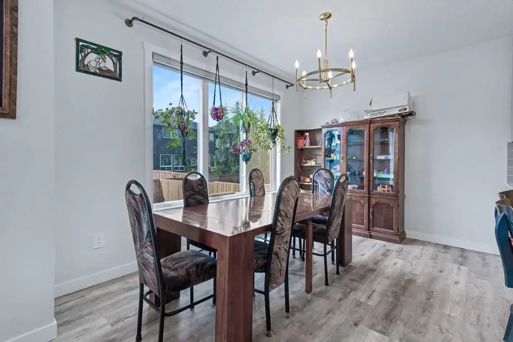 768 Edgefield Crescent Strathmore AB T1P 0H5