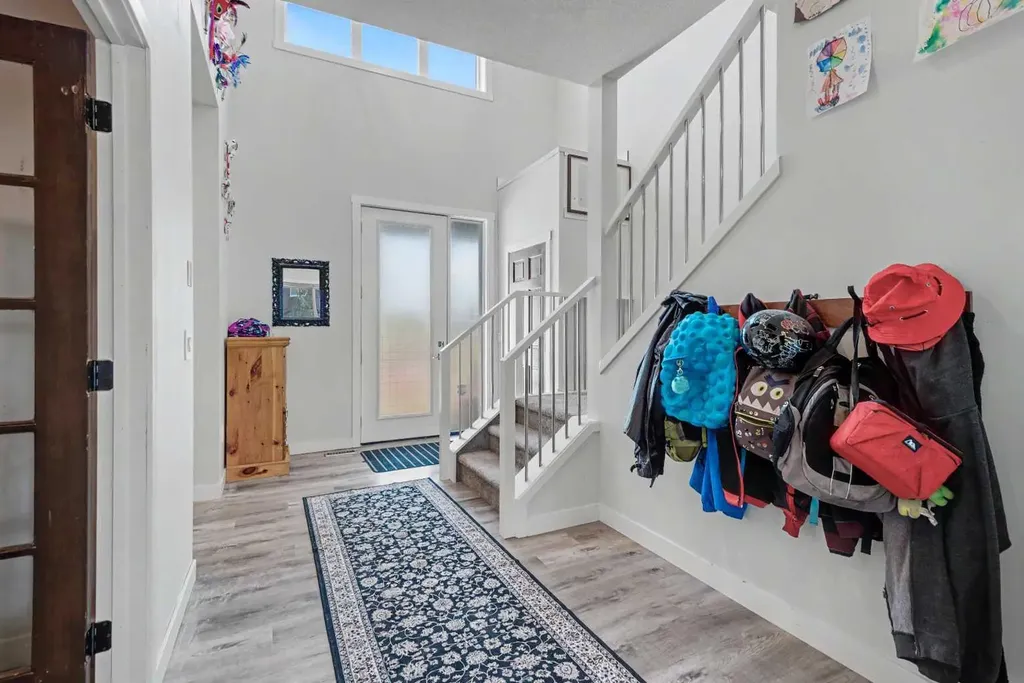 768 Edgefield Crescent Strathmore AB T1P 0H5