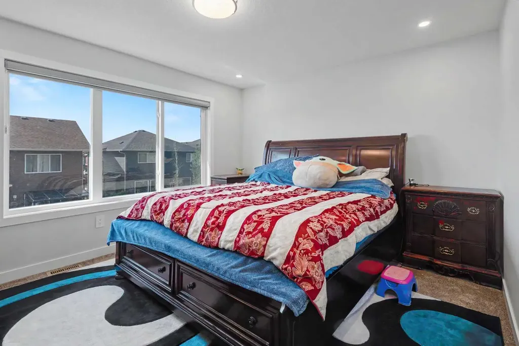768 Edgefield Crescent Strathmore AB T1P 0H5