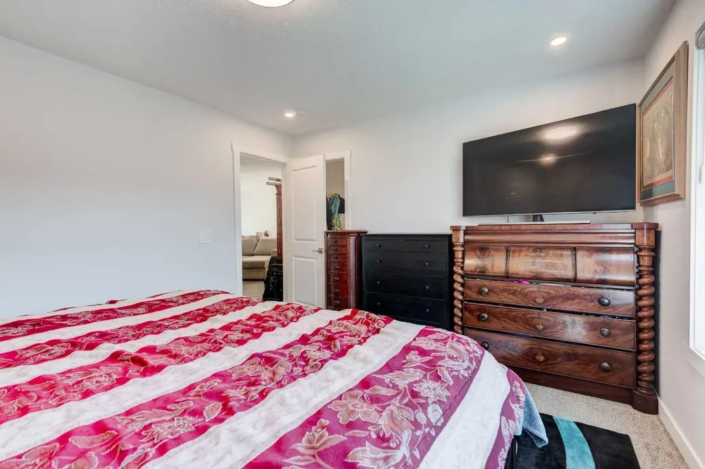 768 Edgefield Crescent Strathmore AB T1P 0H5