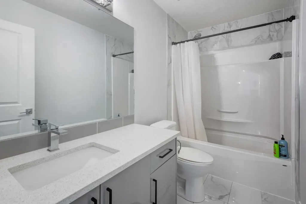 768 Edgefield Crescent Strathmore AB T1P 0H5