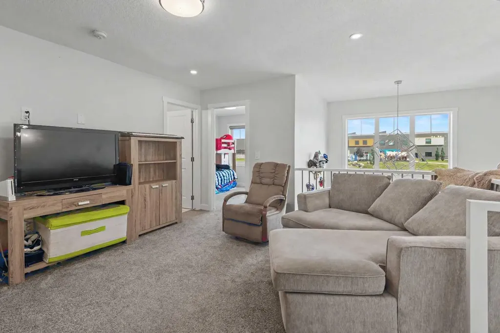 768 Edgefield Crescent Strathmore AB T1P 0H5