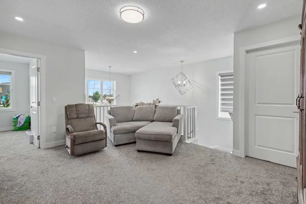 768 Edgefield Crescent Strathmore AB T1P 0H5