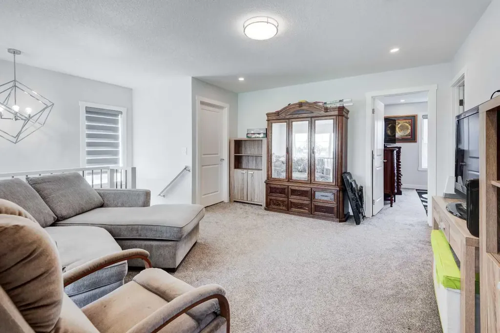 768 Edgefield Crescent Strathmore AB T1P 0H5