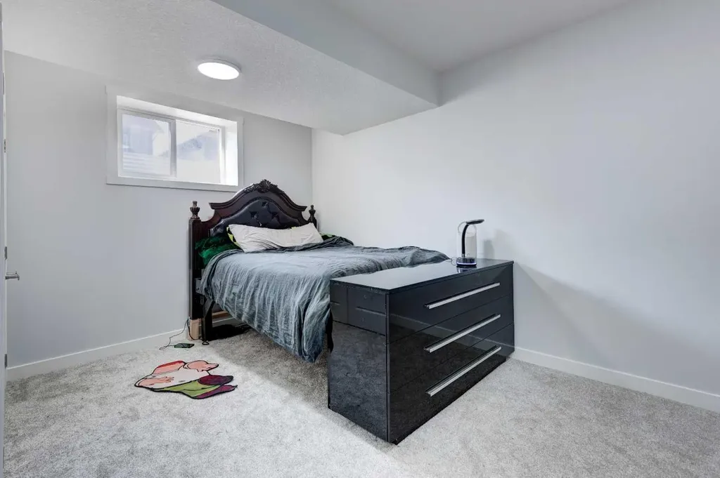 768 Edgefield Crescent Strathmore AB T1P 0H5