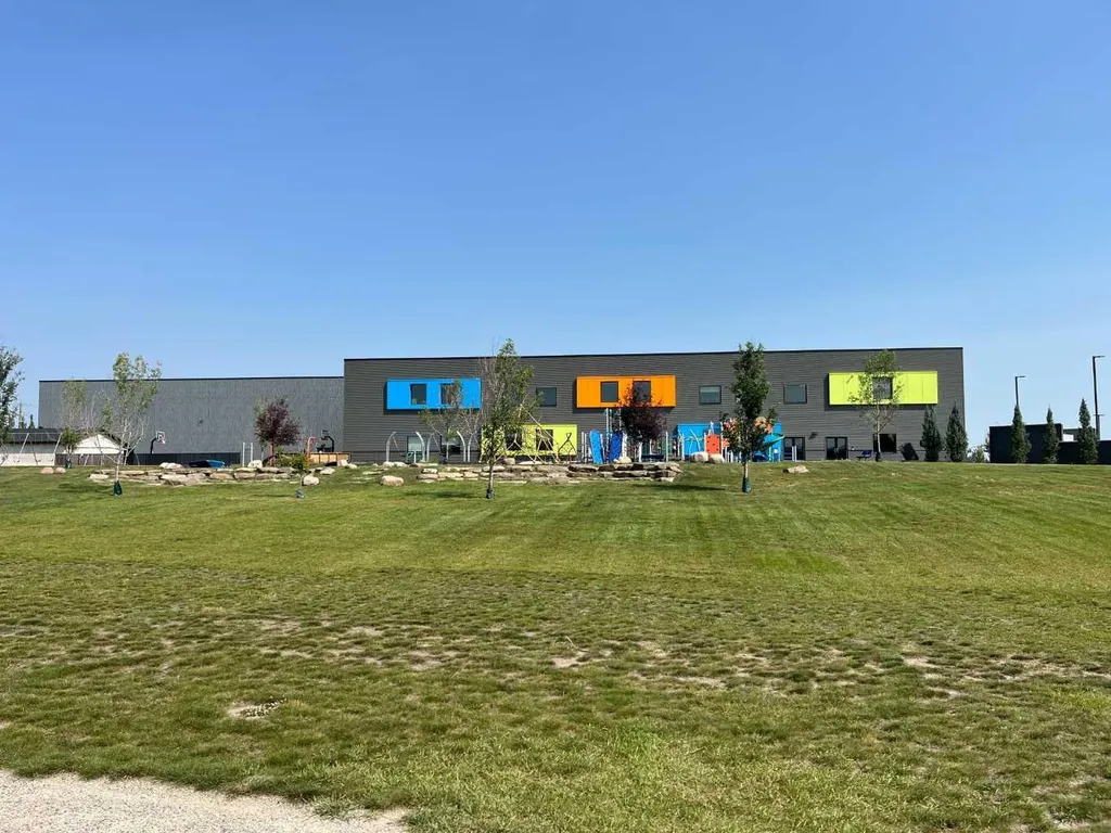 768 Edgefield Crescent Strathmore AB T1P 0H5
