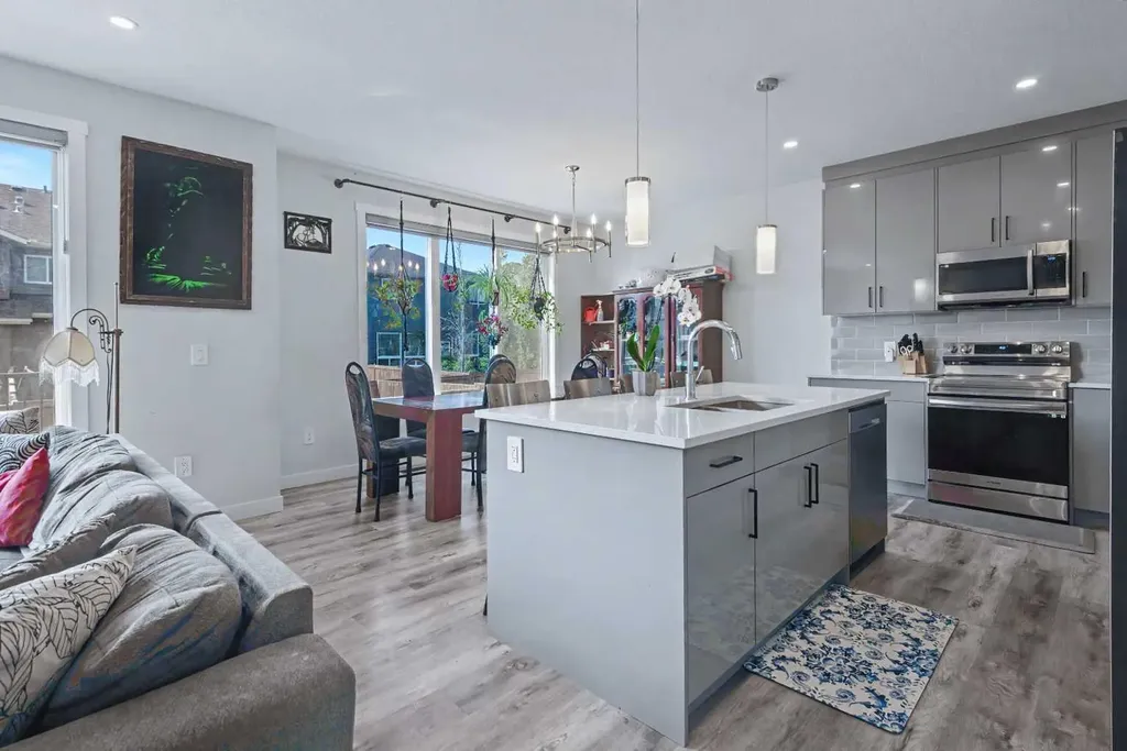 768 Edgefield Crescent Strathmore AB T1P 0H5
