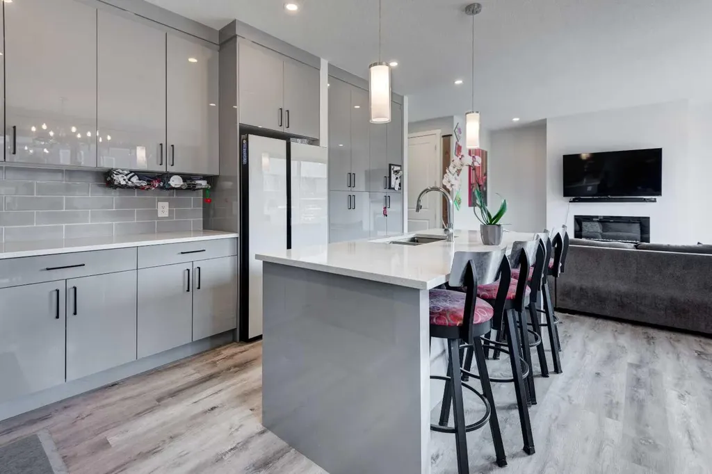 768 Edgefield Crescent Strathmore AB T1P 0H5