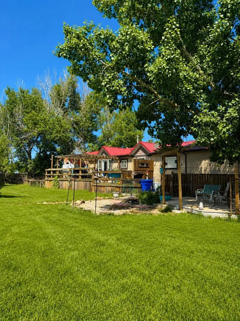 4439 Park Crescent Coronation AB T0C 1C0