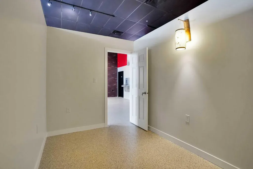 12 Royal Vista Way NW Calgary AB T3R 0N2