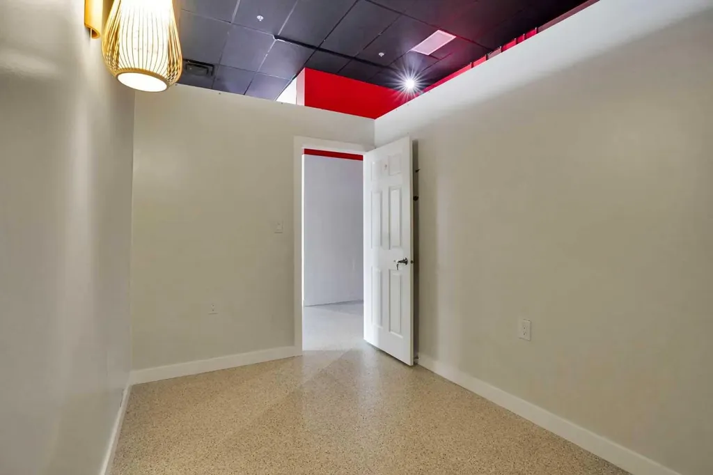12 Royal Vista Way NW Calgary AB T3R 0N2