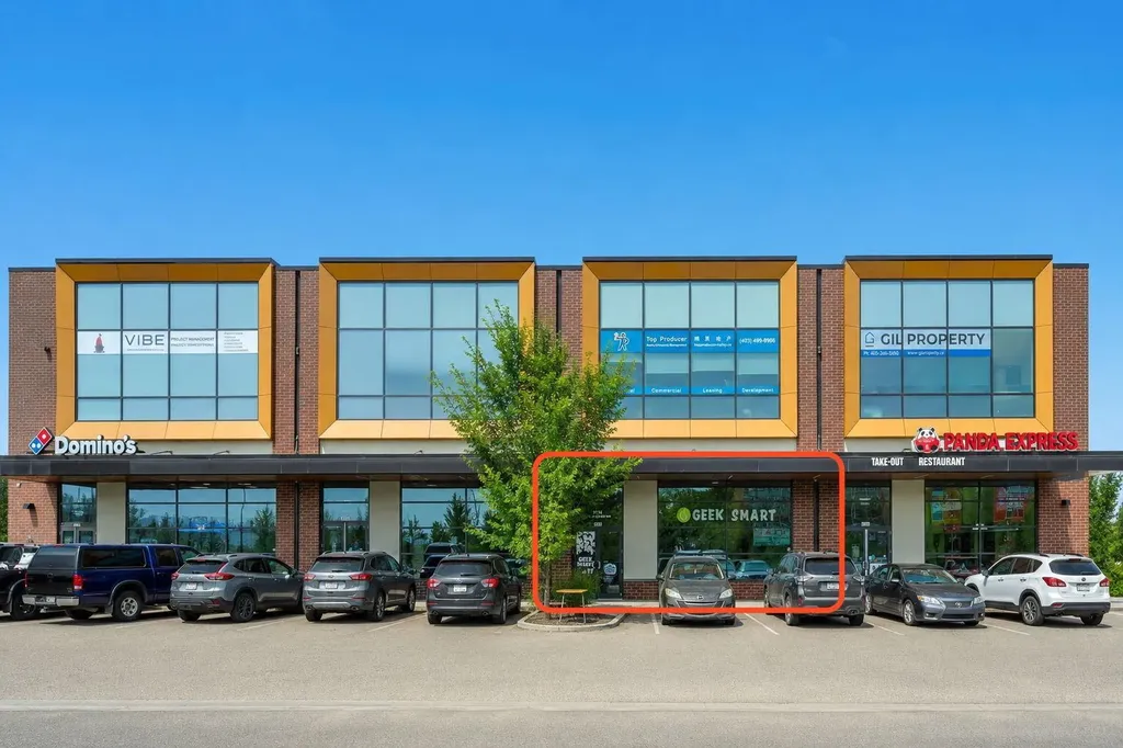 12 Royal Vista Way NW Calgary AB T3R 0N2