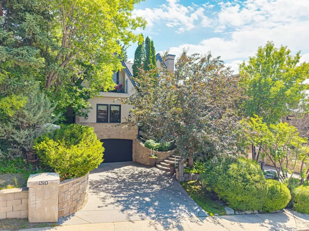 1310 15 Street NW Calgary AB T2N 2B6