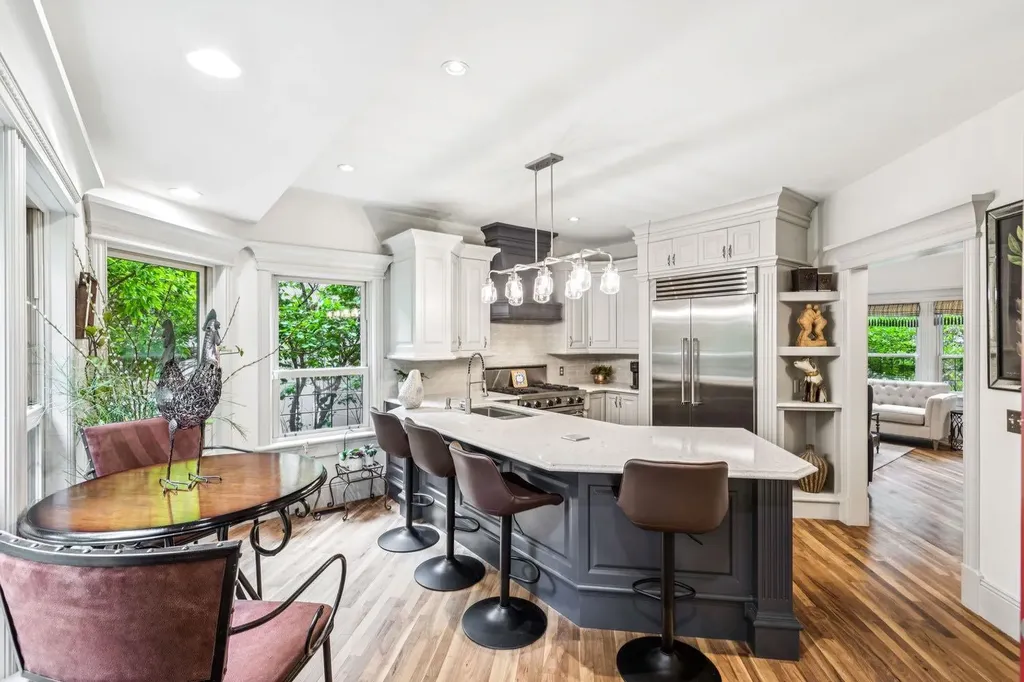 1310 15 Street NW Calgary AB T2N 2B6