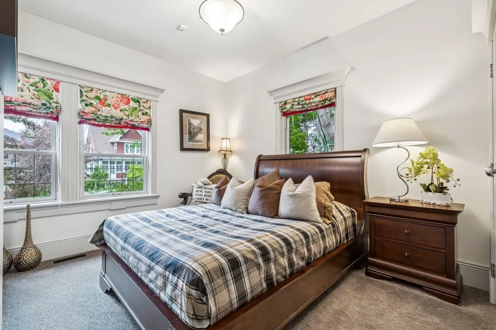 1310 15 Street NW Calgary AB T2N 2B6