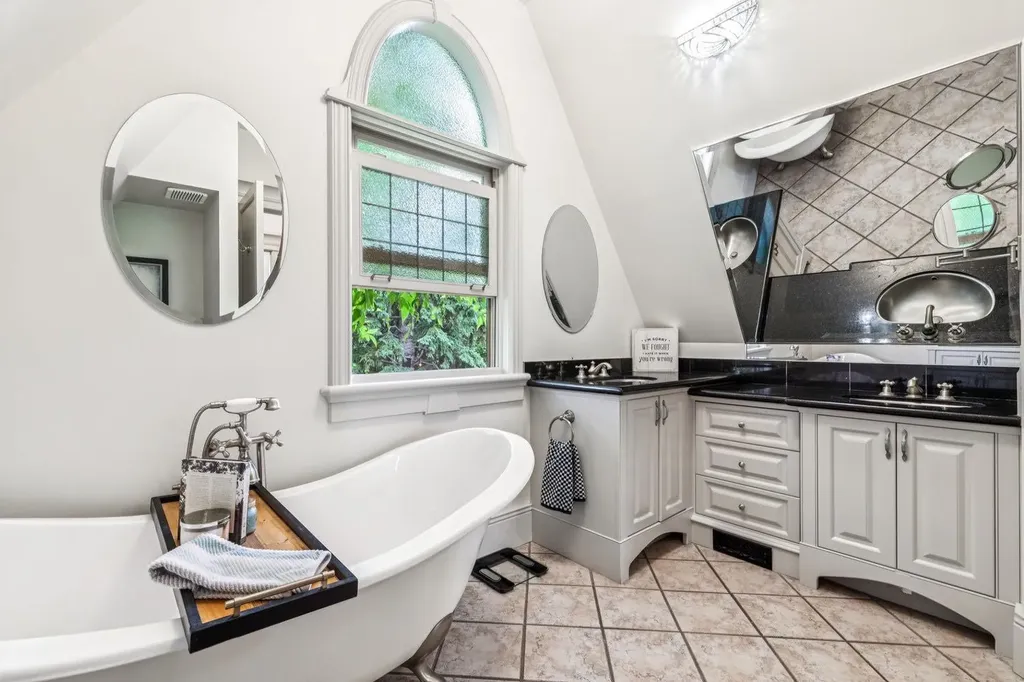 1310 15 Street NW Calgary AB T2N 2B6