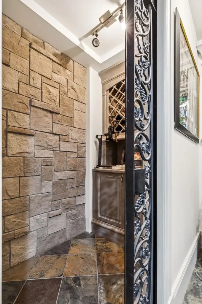1310 15 Street NW Calgary AB T2N 2B6
